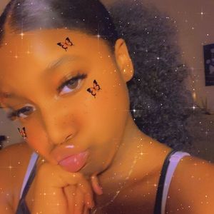 Meet your Posher, Alia